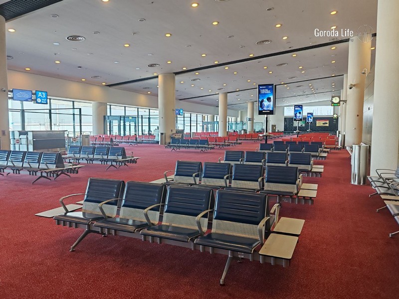 Задержка рейса из Кировска в Петербург: пассажиры страдают от холода и бездействия | Пассажиры рейса Хибины-Петербург не могут вылететь уже около 13 часов