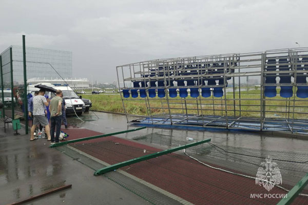Один человек погиб при обрушении трибуны на гребном канале в Ростове-на-Дону, 15 пострадали