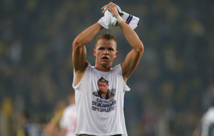 «Локомотив» оштрафует Тарасова на 300 тысяч евро за футболку с Путиным