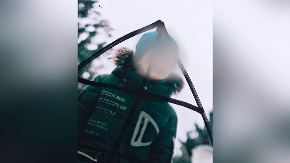 В Липецке в свежих могилах нашли перечеркнутые фотографии ребенка и конфеты