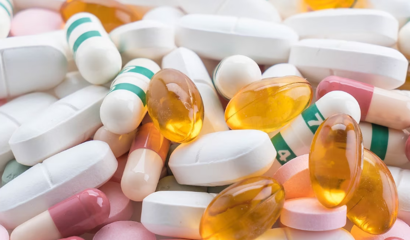 Пьяный клиент в Москве заставил проститутку пить таблетки и удерживал ее в заложниках