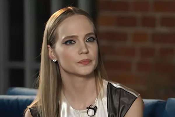 «Второй день проводят время в бомбоубежище»: Глюкоза вместе с детьми застряла в Израиле