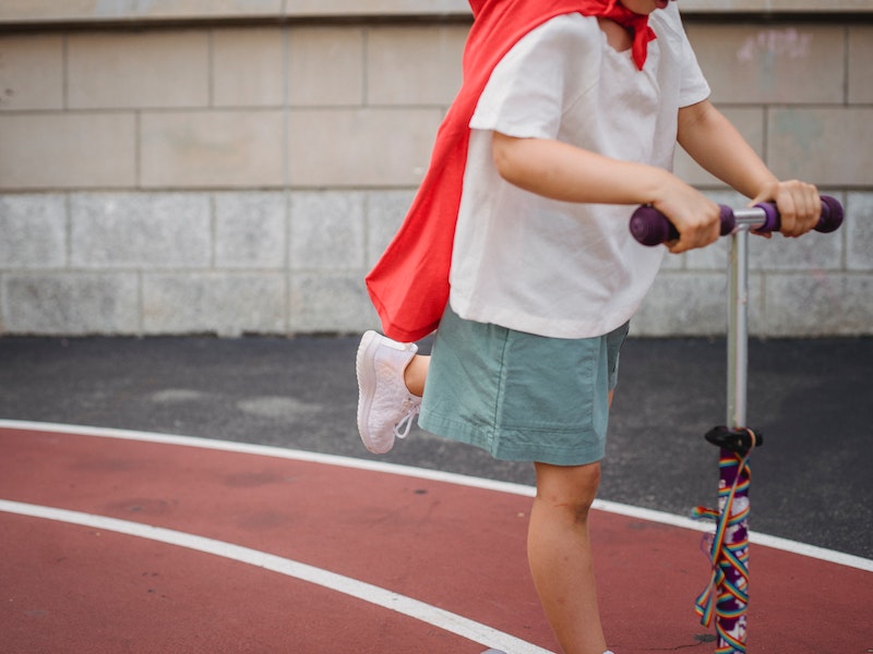 Штрафы за детское вождение электросамокатов утроены: кикшеринг ужесточает правила  | "Известия": штрафы за детское вождение электросамокатов выросли втрое