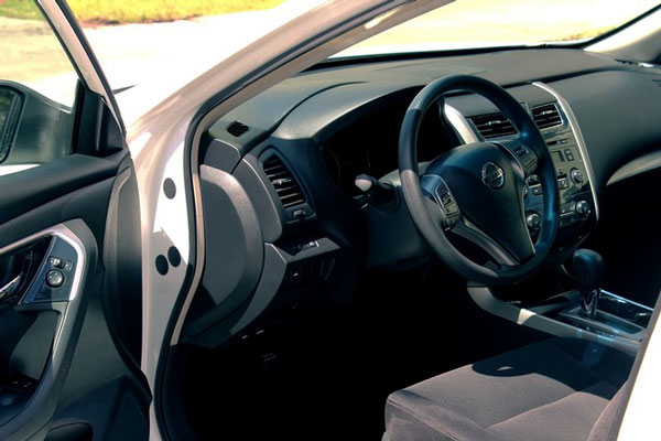 Автоэксперта удивил план Японии отказаться от экспорта машин в РФ