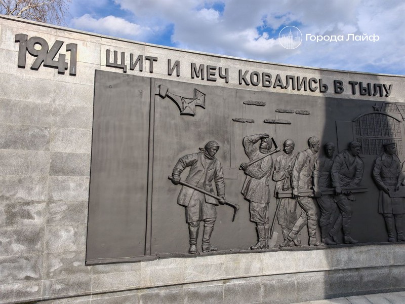 Студента в Челябинске наказали исправительными работами за разгром мемориала ВОВ | Студент из Башкирии разгромил мемориал ВОВ в Челябинске и был задержан