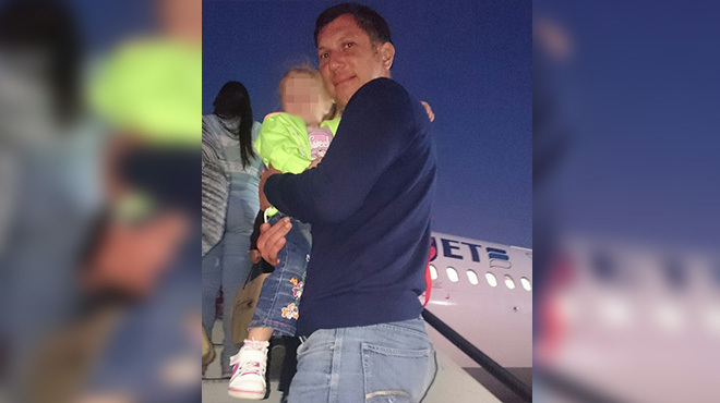 Пассажиры рухнувшего А-321 опубликовали фото за минуты до взлета. Лайнер вошел в пике