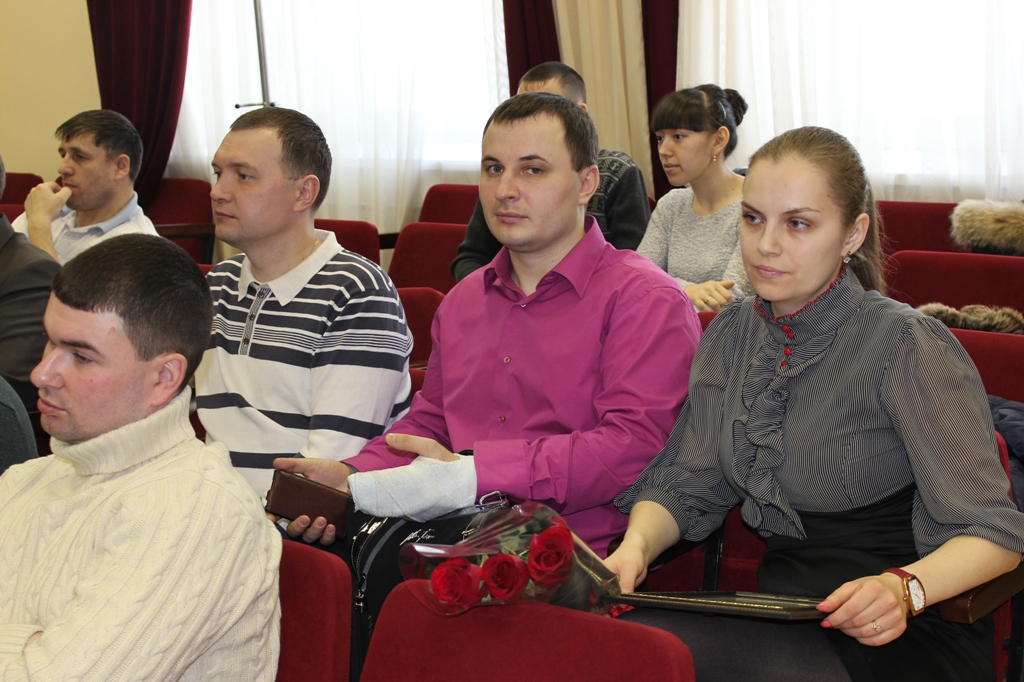 В Тюмени прошла встреча с семьями сотрудников, вернувшихся из командировки на Северный Кавказ