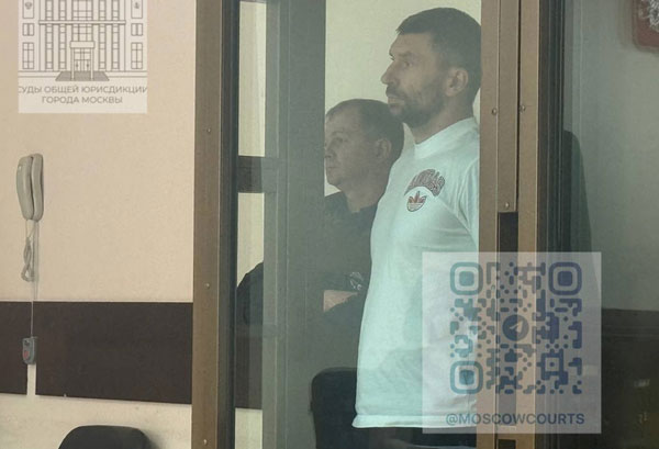 В Москве арестовали 3 лжеполицейских, которые похитили и шантажировали человека | В Москве трое мужчин под видом полицейских похитили и шантажировали человека