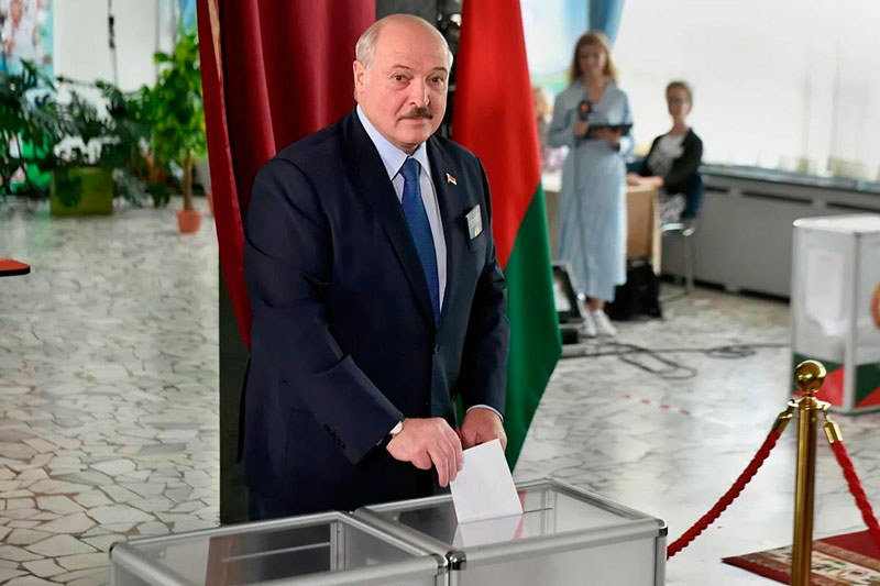 Лукашенко вновь избран президентом Беларуси с 87,6% голосов: "Это не выборы, а фарс!" — оппозиция | Александр Лукашенко победил на выборах: результаты вызывают международное осуждение