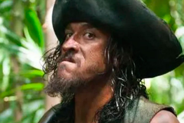 Актёр из «Пиратов Карибского моря» Перри погиб в результате нападения акулы | Звезда «Пиратов Карибского моря» погиб из-за нападения акулы