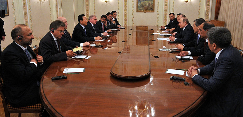 «На фоне сложной международной обстановки»