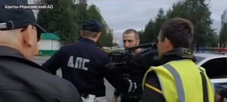 В Нижневартовске неадекватный участник ДТП напал на журналистов