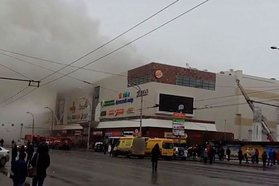 Возбуждено уголовное дело в связи с пожаром, повлекшем человеческие жертвы в торговом центре города Кемерово