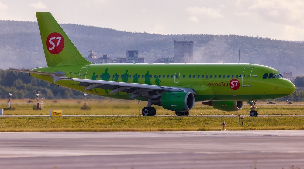 Российские авиакомпании по итогам года получат вдвое меньше SSJ-100, чем обещал глава Минпромторга