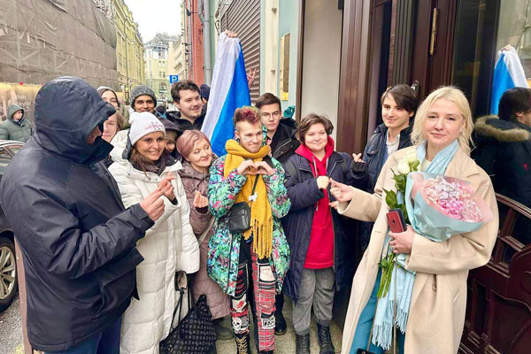 Дунцова обратилась к партии Яблоко с просьбой выдвинуть ее кандидатом в президенты. Явлинский удивлен!