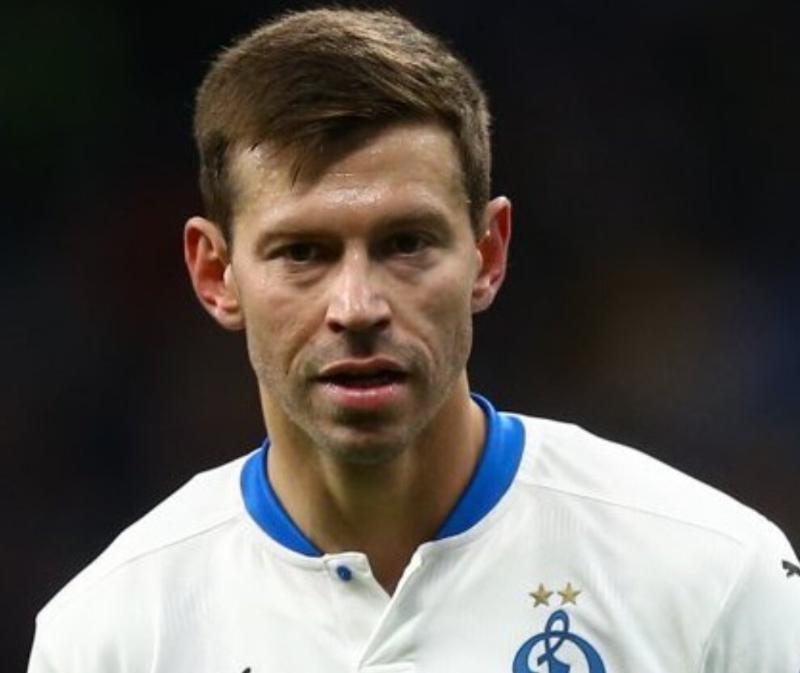 Футболист Федор Смолов сломал челюсть сотруднику «Кофемании» | Футболист Смолов устроил драку в московском кафе