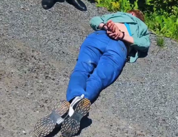 Стреляли по машине: во Владивостоке полицейские устроили погоню за пьяной автоледи без прав  | Во Владивостоке погоня за пьяной автомобилисткой закончилась выстрелами  