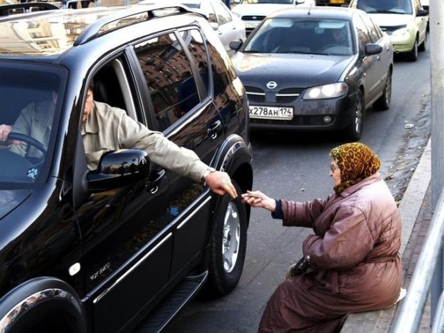 Россияне продолжают стремительно беднеть