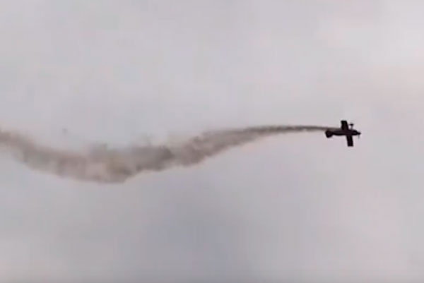 Самолет разбился во время авиашоу в Австралии. Видео | На авиашоу в Австралии разбился самолет, пилот в критическом состоянии