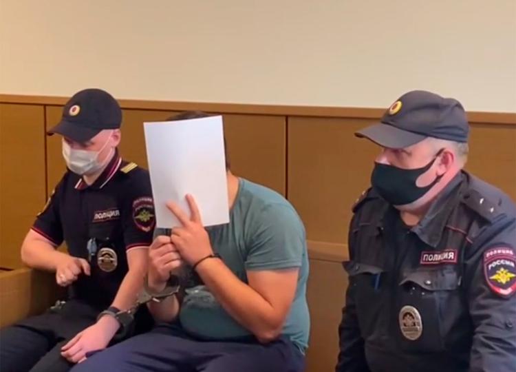 Пьяный мигрант укусил полицейского в пах и был арестован