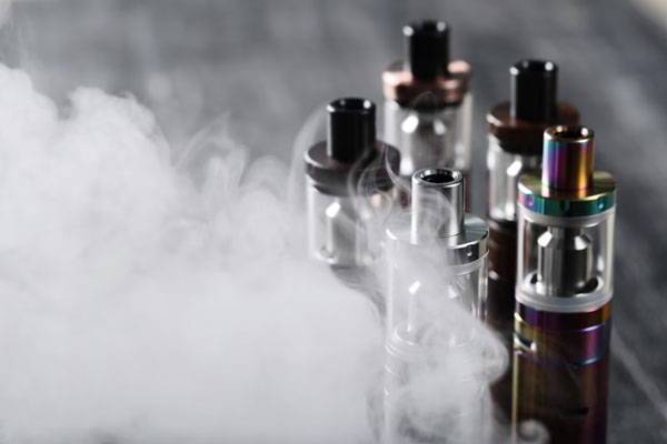 Роспотребнадзор поддержал запрет на продажу вейпов в регионах России | В России поддержали законопроект о запрете вейпов