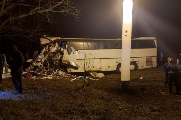 Пять человек погибли и еще 11 пострадали во время ДТП с автобусом под Краснодаром