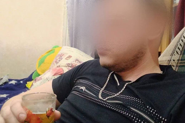 В Кировской области пьяный полицейский избил мужчину, решив, что тот снимает его на телефон