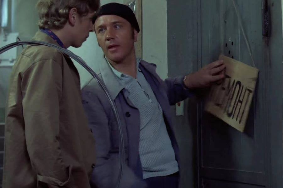 Жители Крыма вспомнили, что они граждане Украины и побежали оформлять загранпаспорта