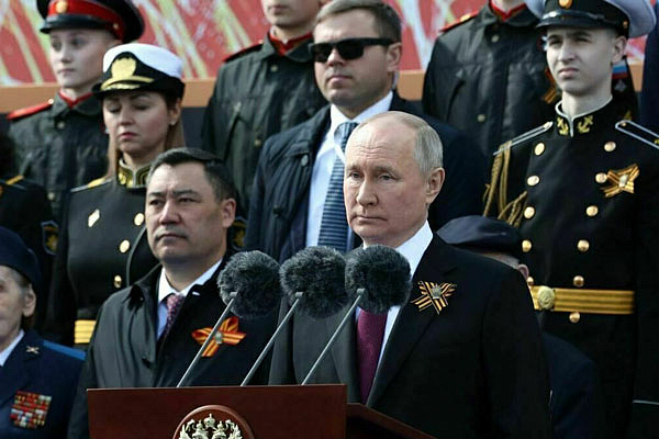 «Против России вновь развязана война»: Путин выступил на Параде Победы в Москве
