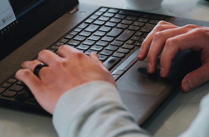 Знакомство через интернет закончилось групповым изнасилованием