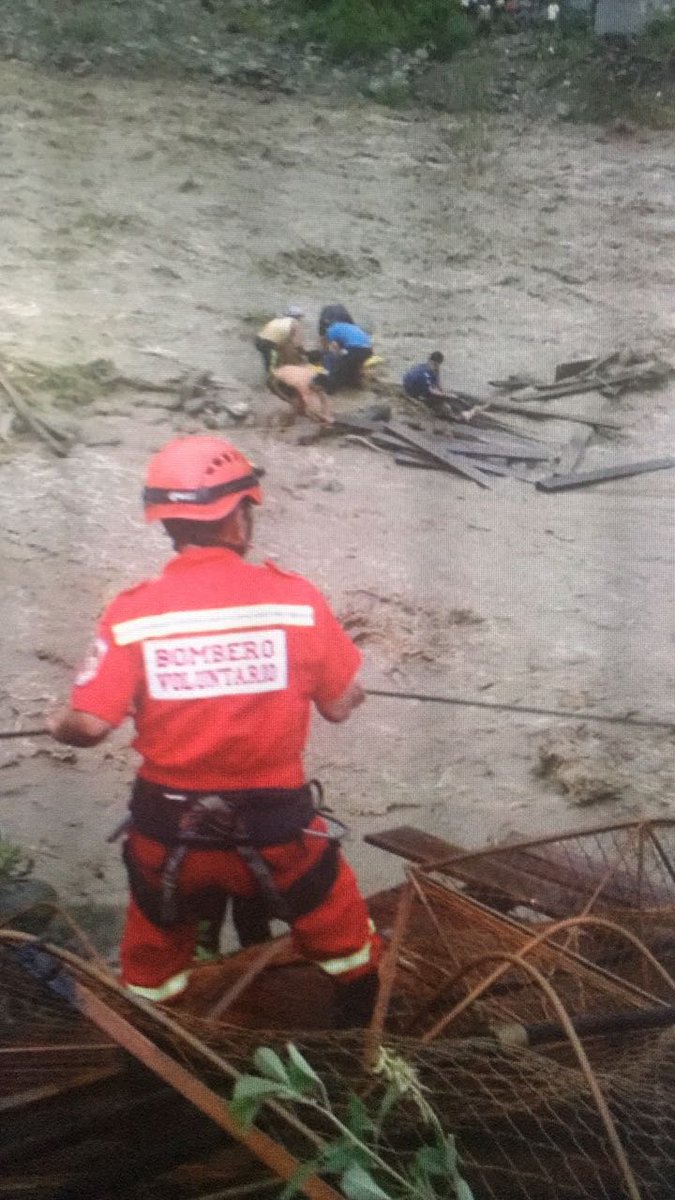 Смертельное ДТП на висячем мосту в Перу произошло на «повороте дьявола»
