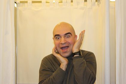 Названа причина задержания гуляющего с собакой москвича