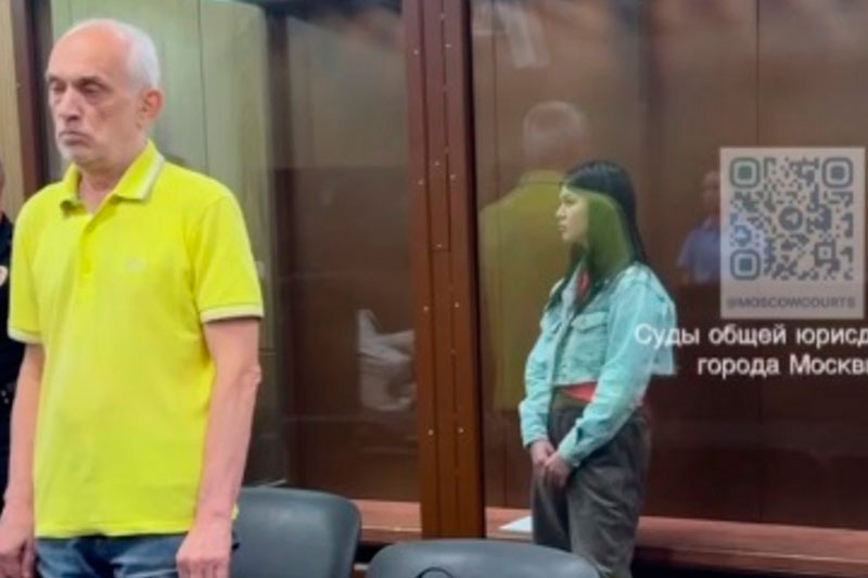 В Москве арестовали двух девушек, которые довели подругу до суицида | В Москве двух девушек арестовали за доведение подруги до суицида