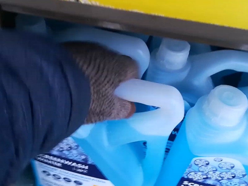 Хорошая «незамерзайка»: мнение и советы автоэкспертов  | ГК «АвтоСпецЦентр»: незамерзающая жидкость должна пахнуть нейтрально