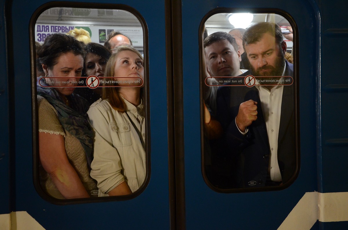 В Московском метрополитене впервые покажут кино