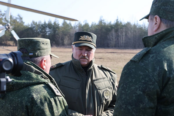 Президент Белоруссии Лукашенко: нарушили государственную границу — к уничтожению | «Хотим только мира»: Лукашенко разрешил расстреливать нарушителей границы