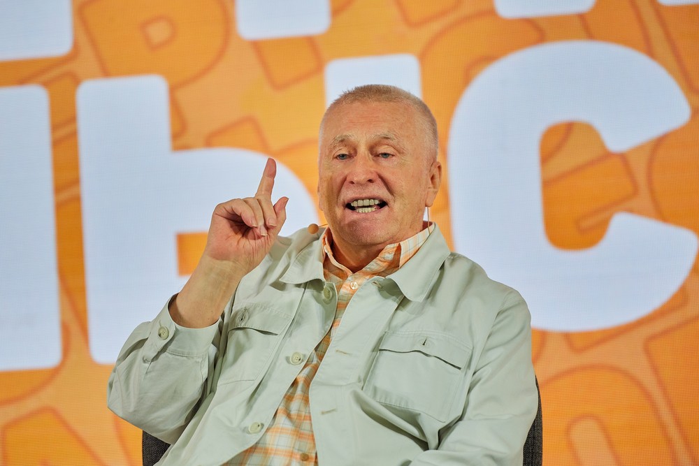 Жириновский предложил освобождать от ареста за вакцинацию от COVID-19