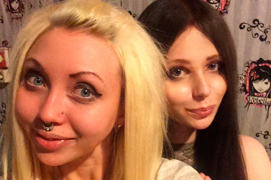 Андрогин Алина Дэвис провела 8 месяцев в мужском СИЗО. ВИДЕО