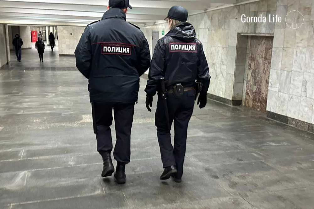 СК сообщил, что пропавшей в Москве школьницей управляют телефонные мошенники | Школьница пропала в Москве, она находится под влиянием телефонных мошенников