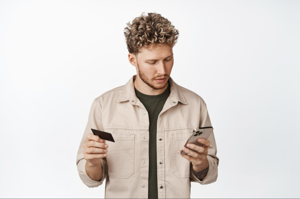 Переводы больше не проходят „на автомате“: с апреля 2026 вступают жёсткие правила. Разбираемся, как не попасть в ловушку | Переводы с 1 апреля 2026: что писать в назначении платежа, чтобы не попасть на проверку