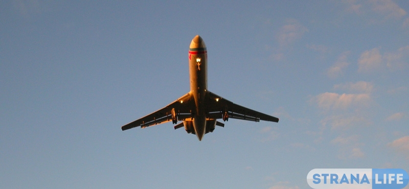 «Во, летит, летит!» Досуг с задранной вверх головой