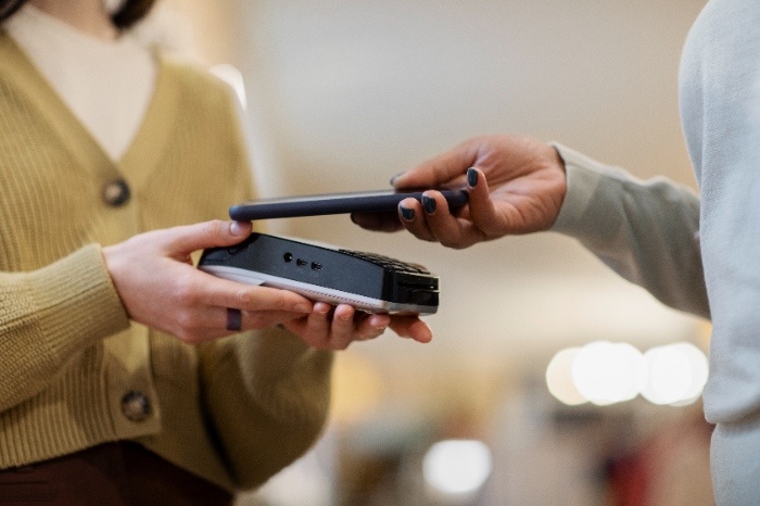 Владельцы iPhone получили возможность бесконтактной оплаты через «Сбербанк Онлайн» | Айфоны снова заработали для бесконтактной оплаты: Сбер включил «Вжух»