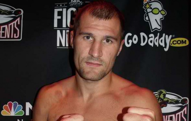 Боксёр Сергей Ковалёв защитил чемпионские титулы WBA, IBF и WBO