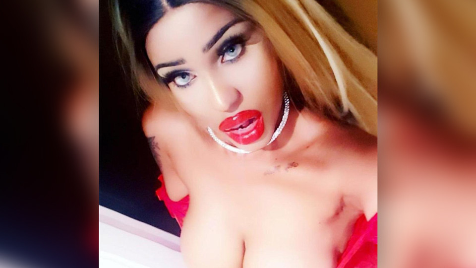 Британка потратила $13 тысяч, чтобы стать похожей на секс-куклу