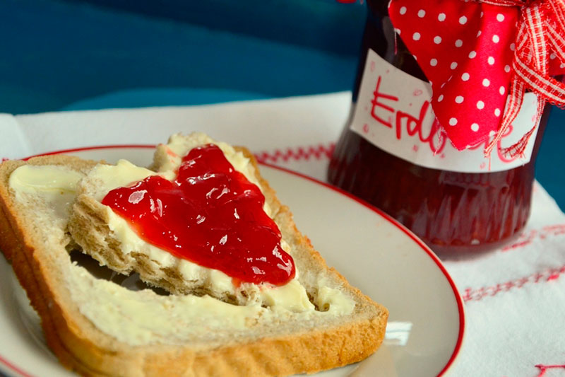 Терапевт назвала максимально допустимую ежедневную дозу малинового варенья | Терапевт Ефимова: в день можно съедать 1-2 столовых ложки малинового варенья